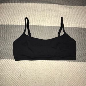 Black sports bra