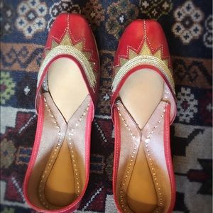 Punjabi flat boots