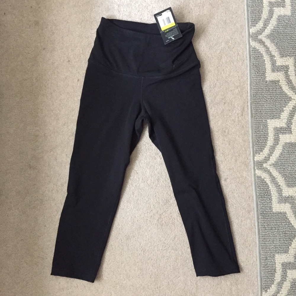 Nike High Rise Training Capris