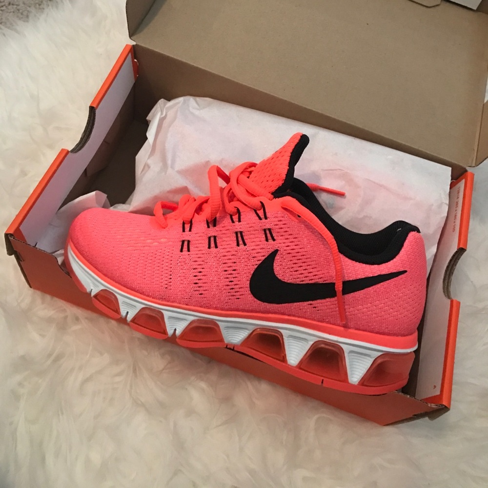 New NIKE Air Max Tailwind 8