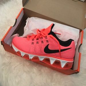 New NIKE Air Max Tailwind 8
