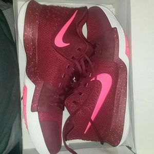 Brand New Nike Kyrie 3