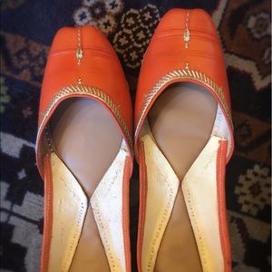 Punjabi flat boots
