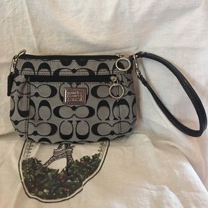 Coach Poppy wristlet -  Gray, black & silver
