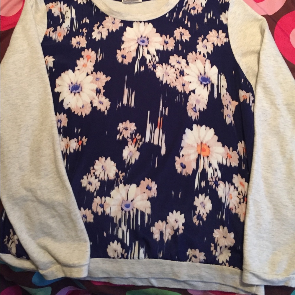 Silky/ Thin sweatshirt