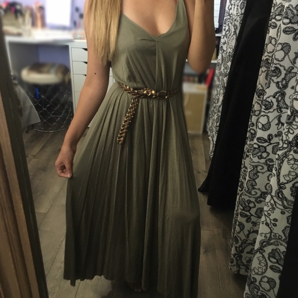 🌴Olive Green Maxi Dress