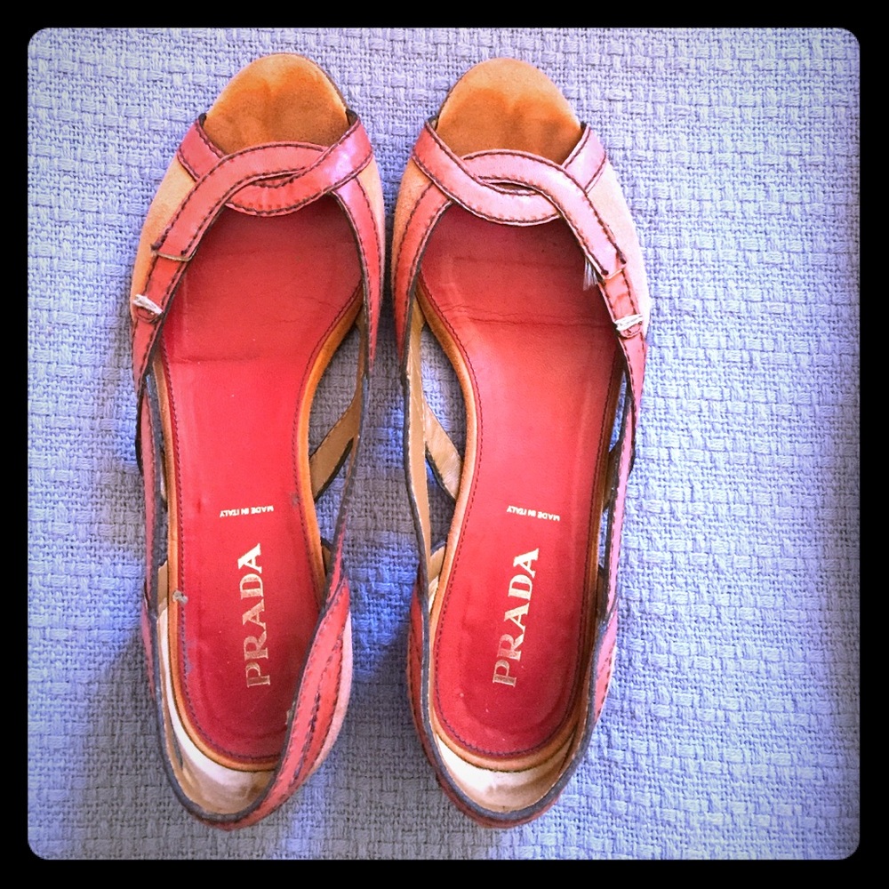Used Prada ballet flats, in well-loved condition!