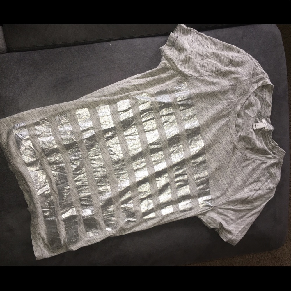 Grey t shirt