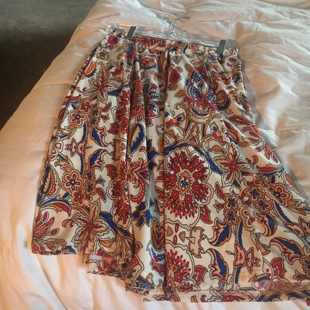 Lula Roe Madison skirt