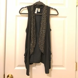 Grey vest with sequin collar