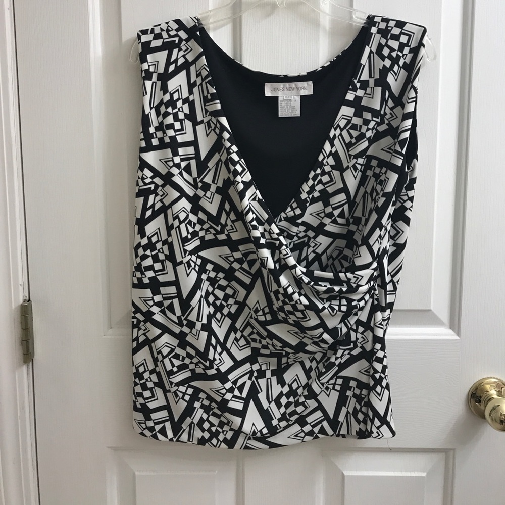 Black & White Blouse ✨👚