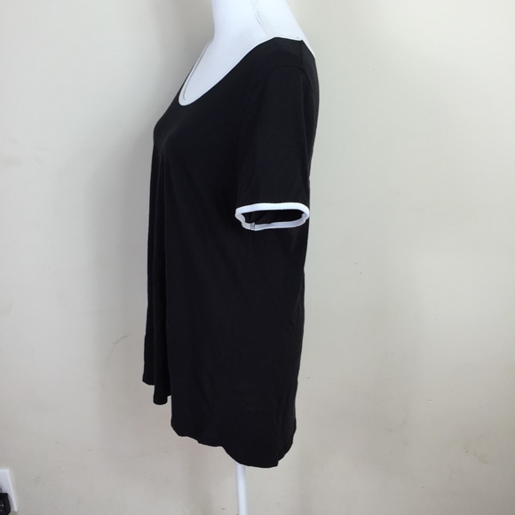 {Lularoe} Simply Comfortable Black Tee - Picture 4 of 6