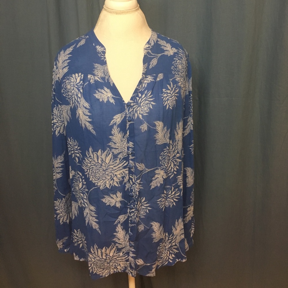 Lucky Brand blue and white top
