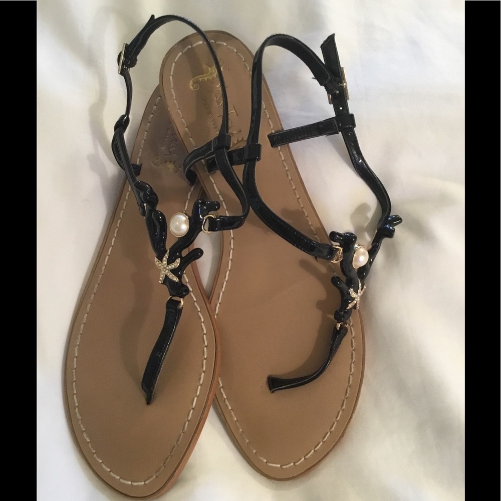 Sexy black coral sandals!