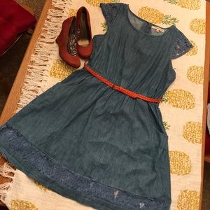 🔥Rewind blue jean with lace sleeves dress
