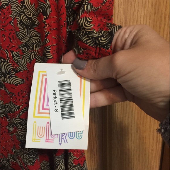 Lularoe Perfect Tee - Picture 3 of 3