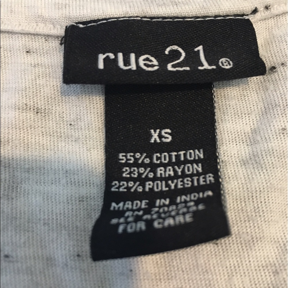 Marbled Rue21 T-Shirt - Picture 2 of 2