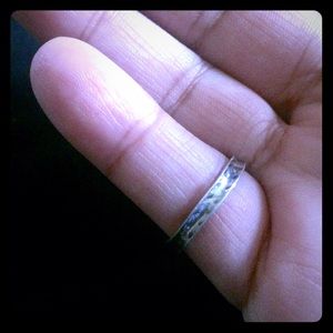 Silpada sterling silver .925 hammered rim ring