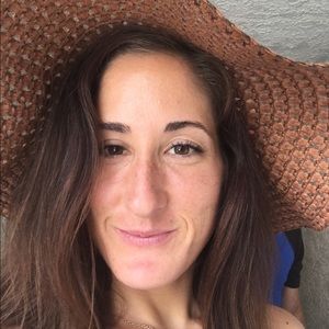 Meet your Posher, Abbey