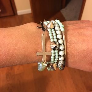 BKE set of 4 stretch bracelets