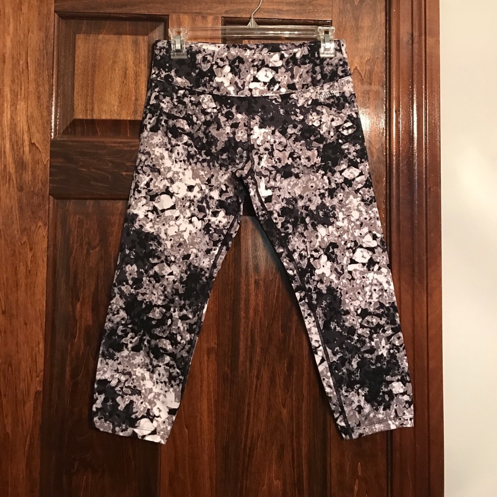 Calvin Klein workout Capri leggings