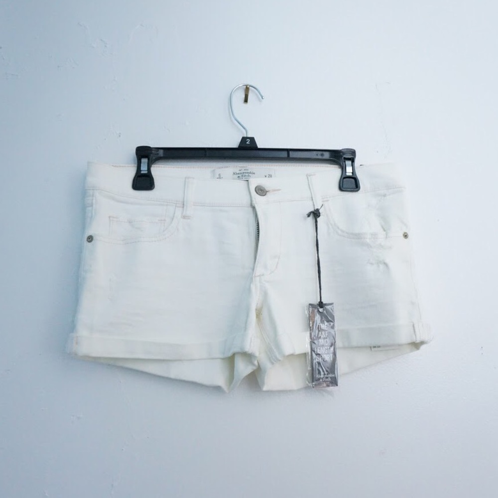 Abercrombie and Fitch white shorts size 6 new
