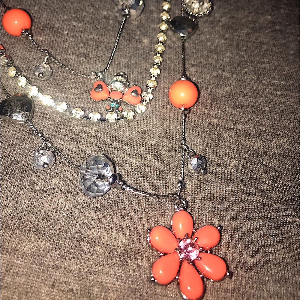 Betsey Johnson layered necklace 🐝