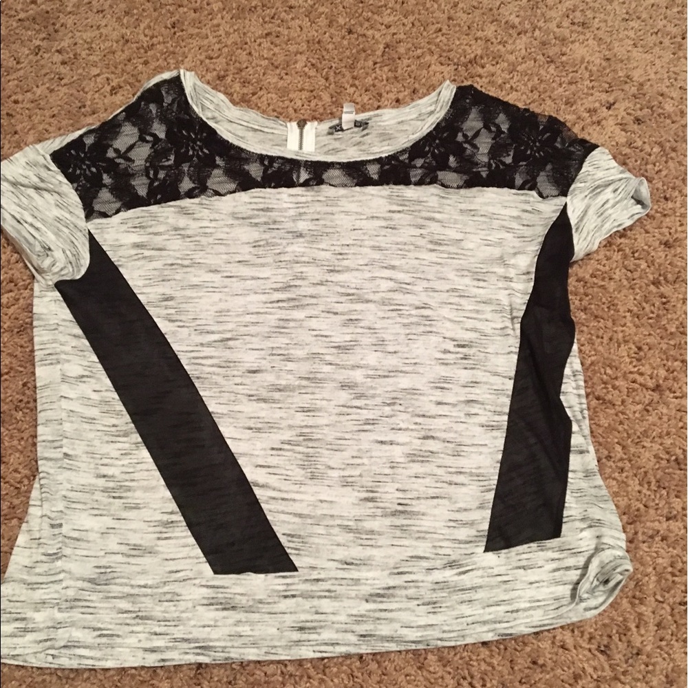 Super cute express Tee shirt