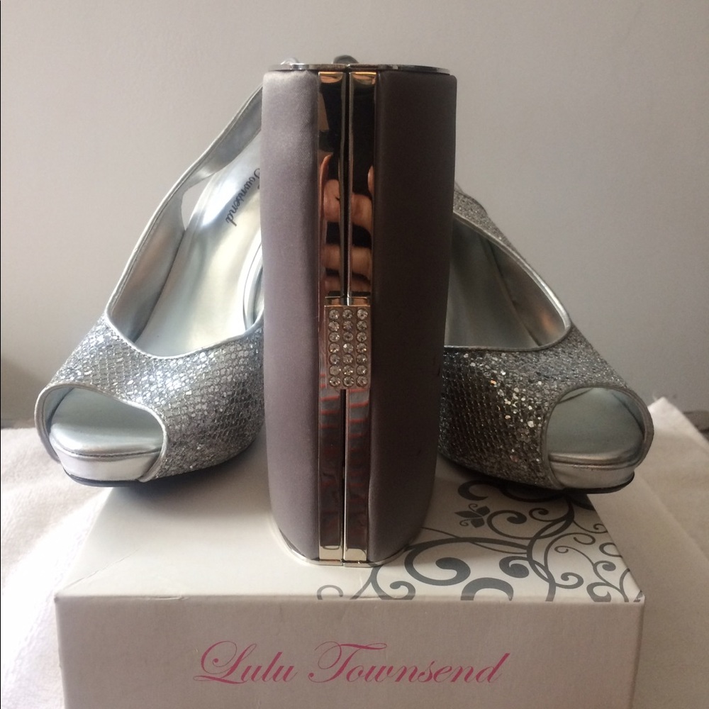 💥$25💥 RED HOT DEAL SHOES & CLUTCH