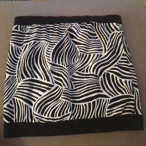 Flowy geometric print tube top