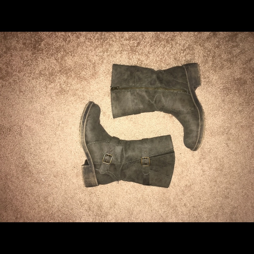 Combat boots