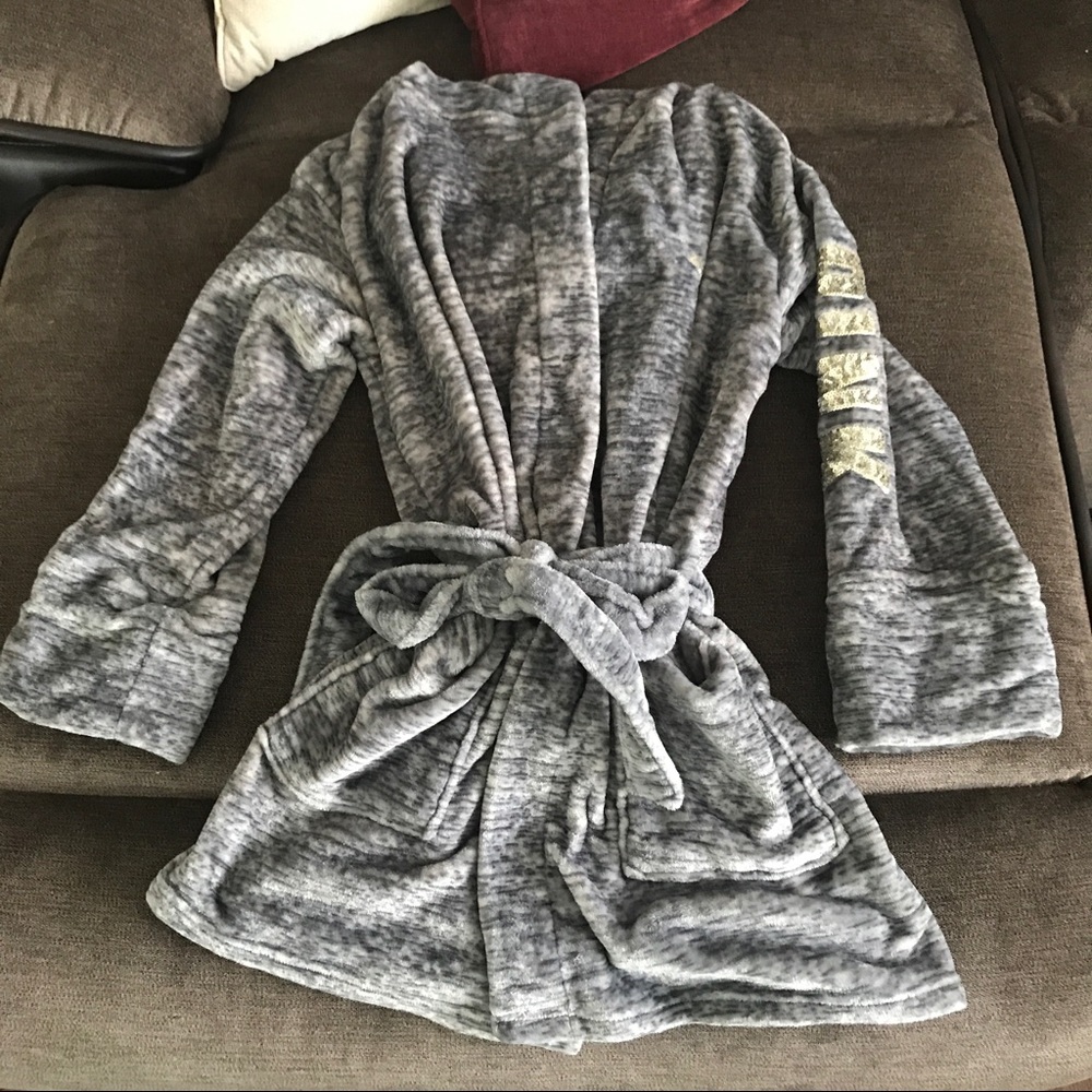 VS Pink soft cropped robe XS