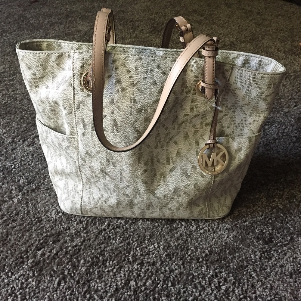 Michael Kors Jet Set Signature Tote- White
