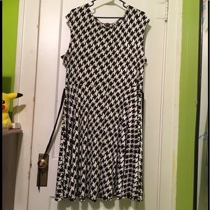 SLEEVELESS HOUNDSTOOTH DRESS Women's 2x/20