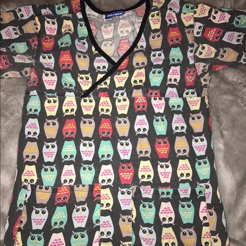 Owl scrub top