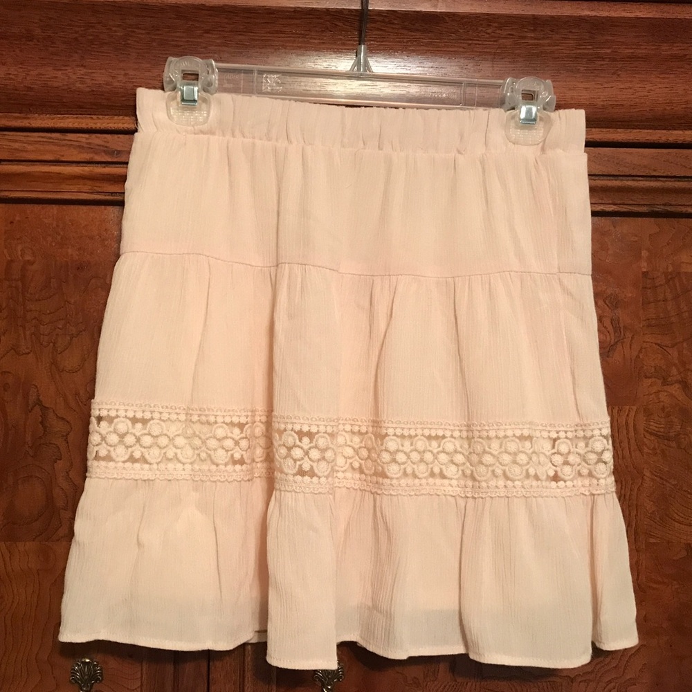 Cream Skirt Size Small New with tag Boutique