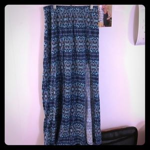 Light maxi skirt with slit