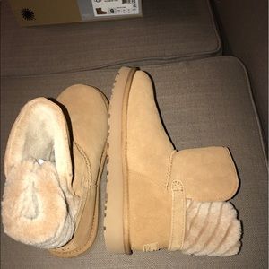 UGG Adria bootie size 9