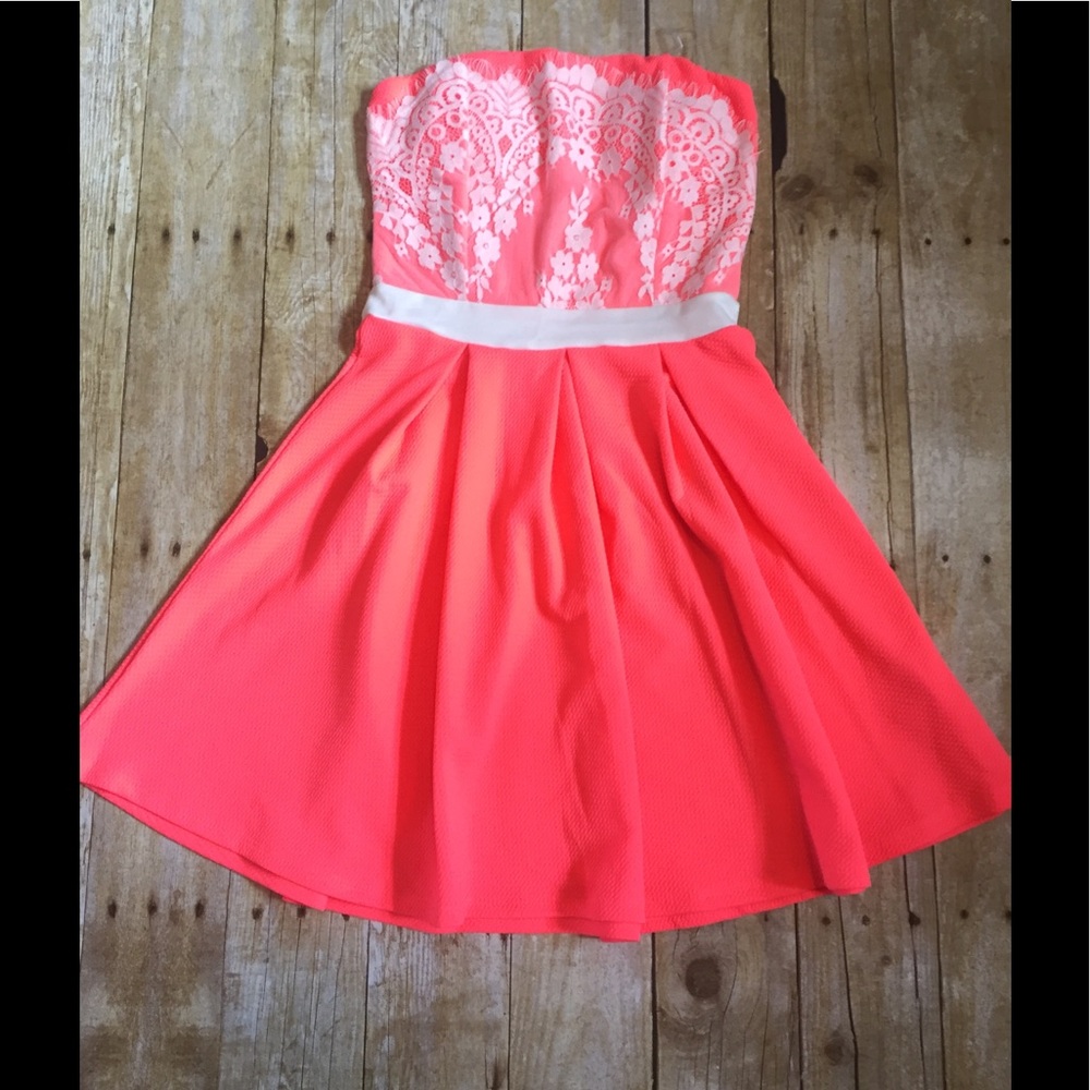 strapless dress
