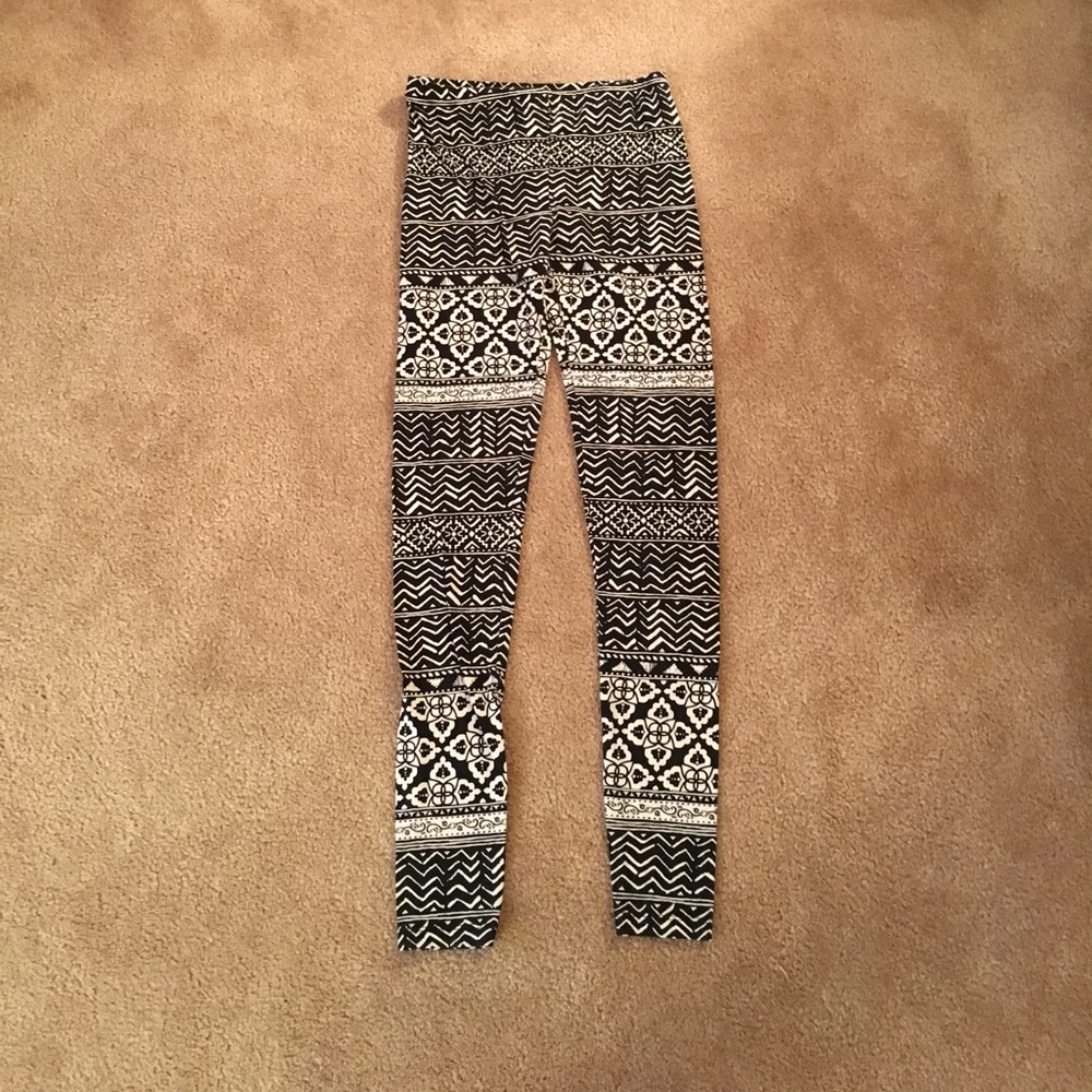 Forever 21 patterned leggings
