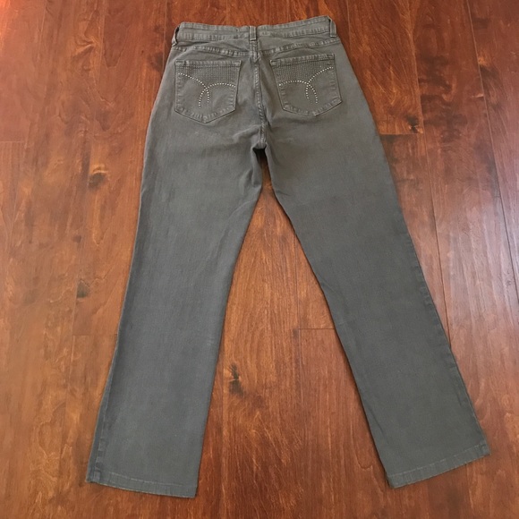 👖NYDJ with Embellished Pockets👖 - Picture 1 of 8
