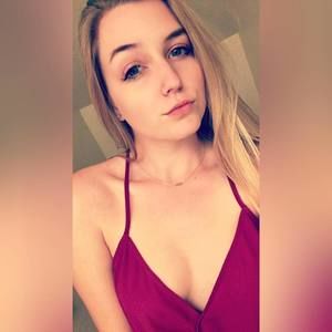 Meet your Posher, Alicia