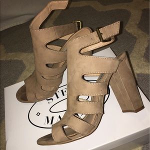 Steve Madden Caliie heel size 8.5 in tan Nubuck