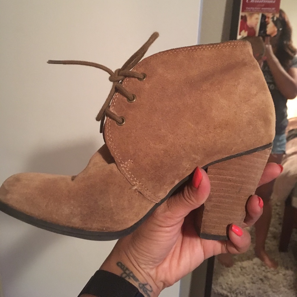 Bcbg suede booties, light wear, good condition