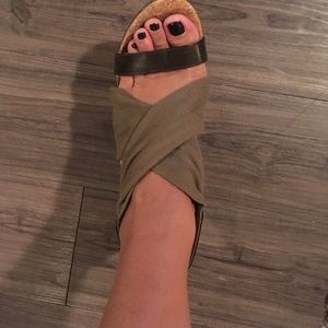 Brown ad green wedges