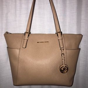 MICHAEL Michael Kors Jet Set Medium Top-Zip Tote