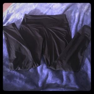 High-Waisted Ankle Legging 🖤💗🖤