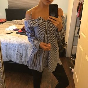 Oversized Off the Shoulder stripes shirt