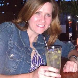 Meet your Posher, Mona