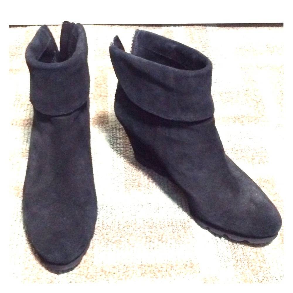 Steve Madden Black Suede Wedge Booties